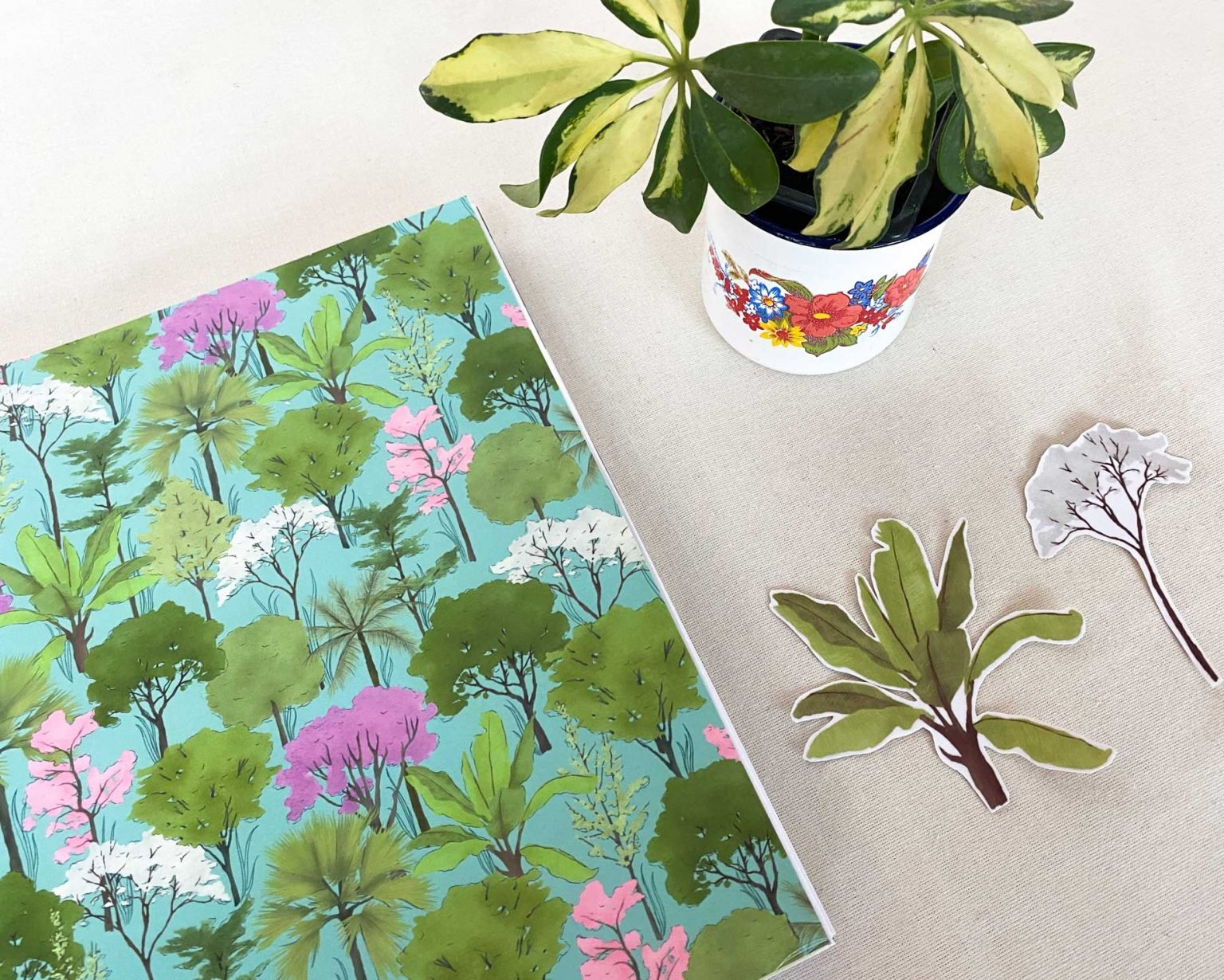 Cuaderno 4 materias - Tapiz de Verdes y Flores - Entinta