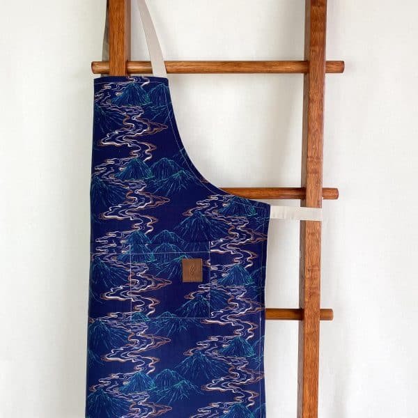 Delantal - Los Cerros de Mavicure, Lugar Sagrado Azul