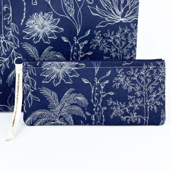 Cartuchera - Vegetación de La Sierra, heterogénea, relacional y vital - Noche